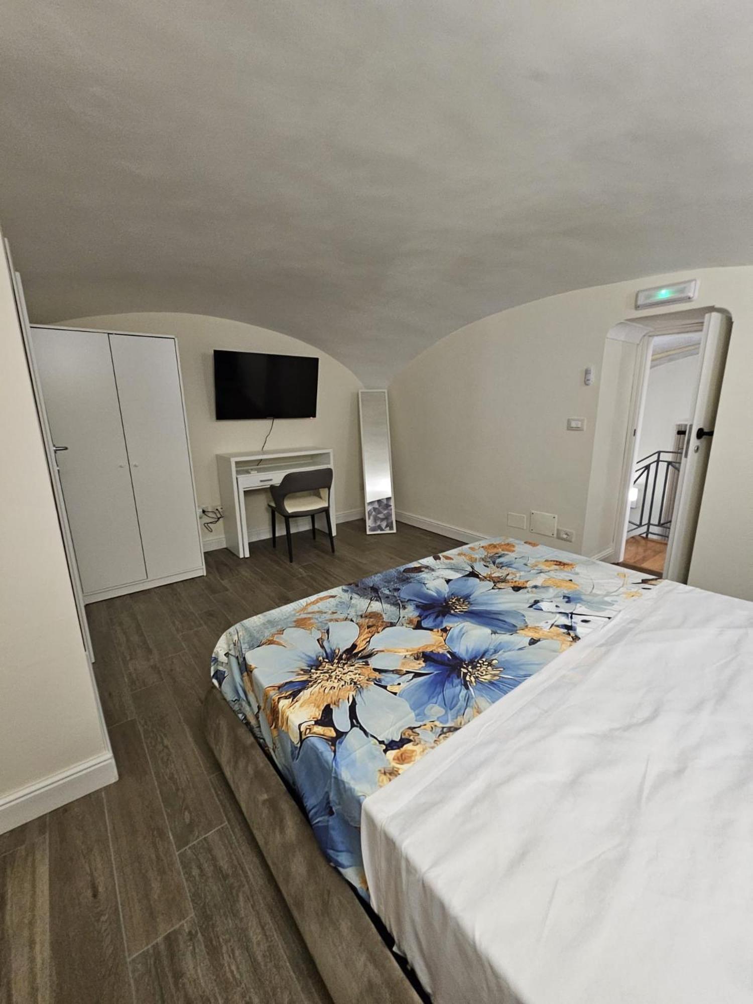 Bed and Breakfast Napoli The Charme Exterior foto