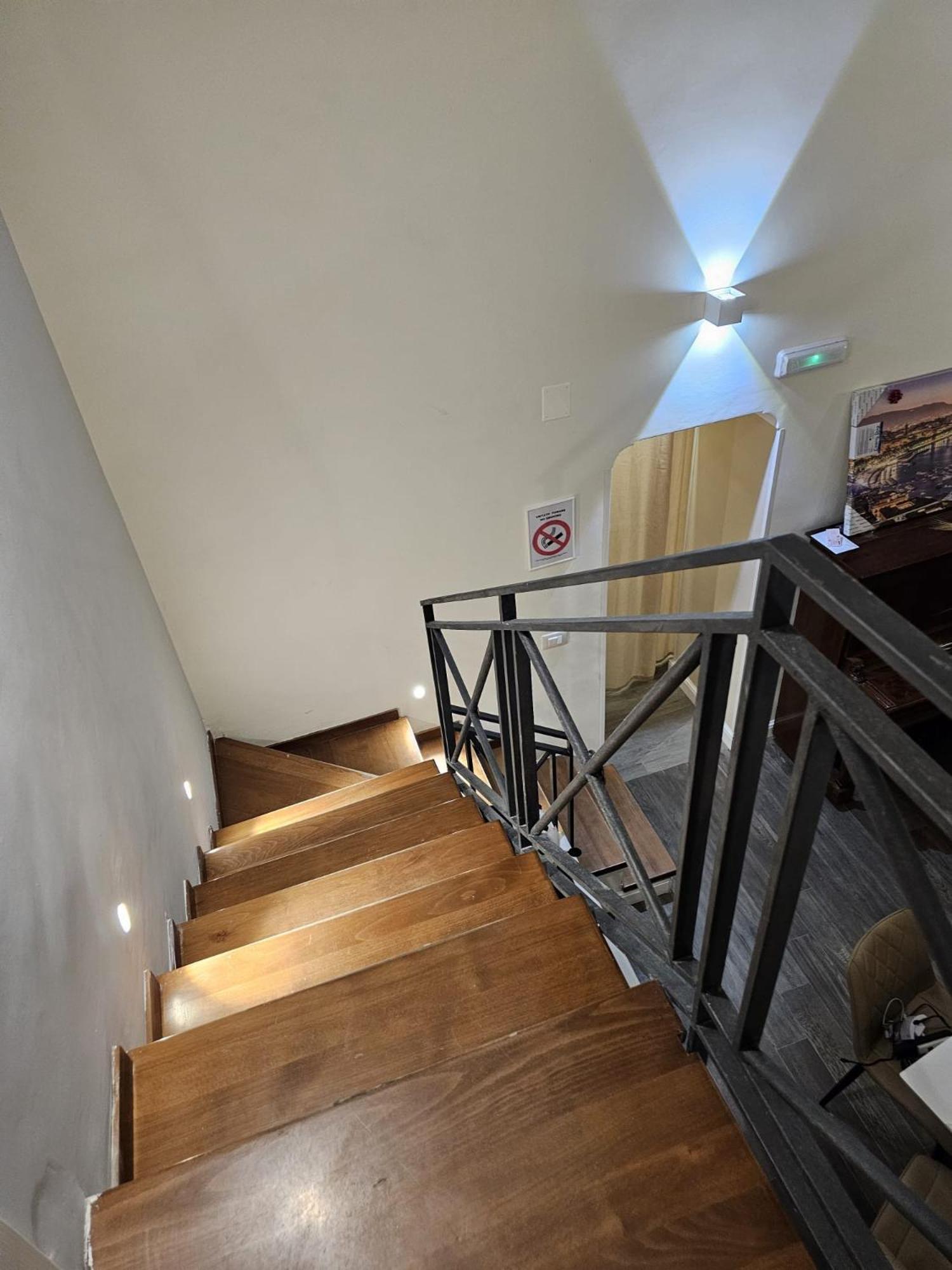 Bed and Breakfast Napoli The Charme Exterior foto