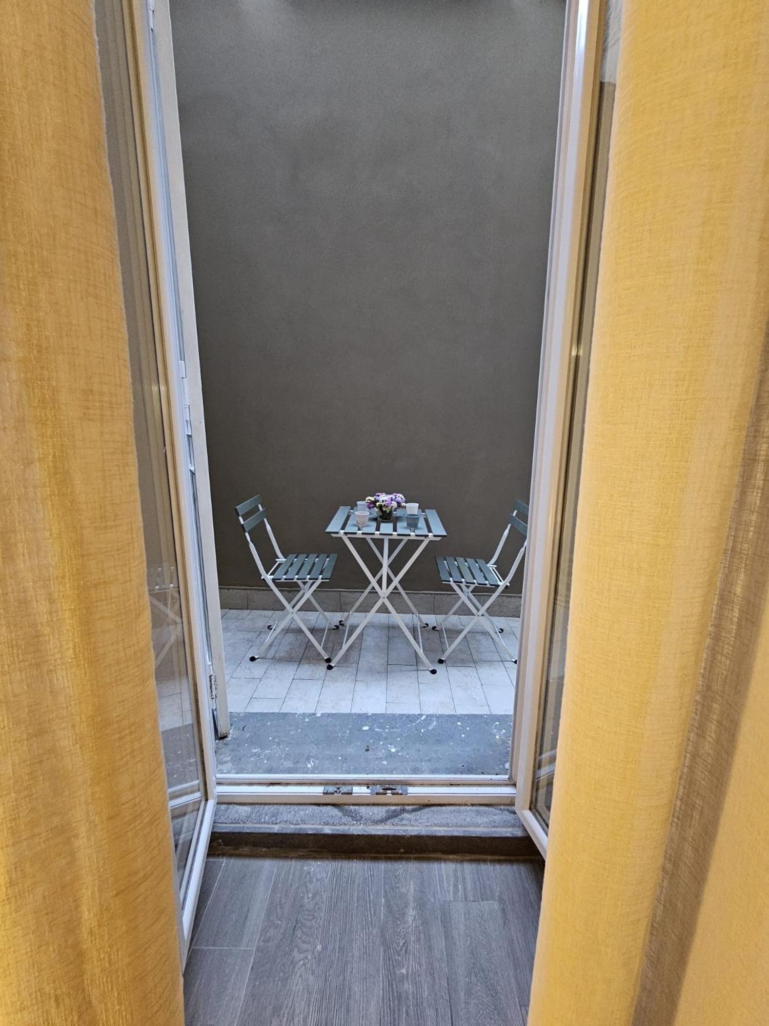 Bed and Breakfast Napoli The Charme Exterior foto